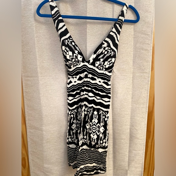 2 dresses 👗 - Picture 2 of 7